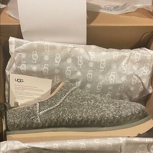 UGG Women's Gray Textured Slippers